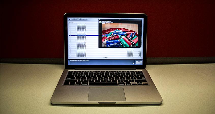 Showing a laptop with Data Rescue on screening previewing file.